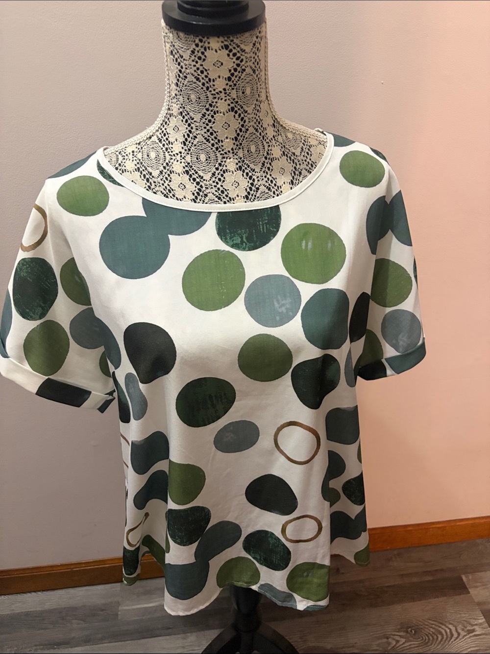 Women's Short Sleeve Polka Dot Top in White and Green